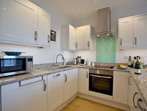 Dishwasher - 2 bedroom accommodation in Brixham (Brixham)