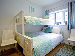 2 bedrooms, iron/ironing board, free WiFi