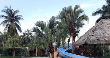 House on the high seas with access to the beach