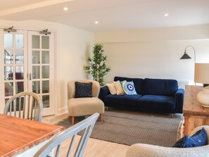 Living area - 3 bedroom accommodation in Swanage (Swanage)