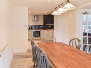 Dining - 3 bedroom accommodation in Swanage (Swanage)