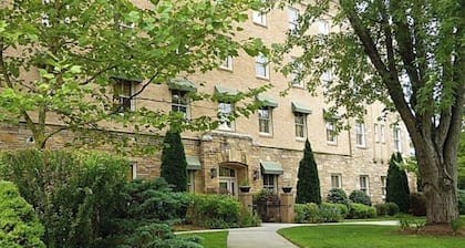 Biltmore Hideaway