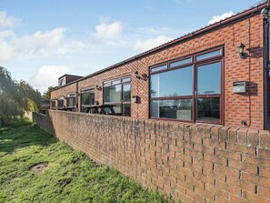 Exterior - 2 bedroom accommodation in Ashby cum Fenby (Ashby cum Fenby)