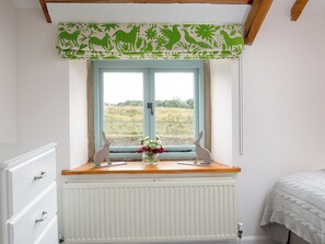 2 bedrooms, Egyptian cotton sheets, memory-foam beds, free WiFi