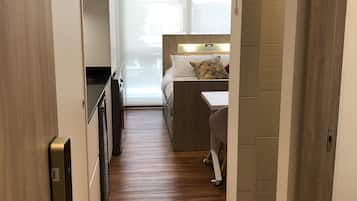 1 bedroom, desk, iron/ironing board, WiFi