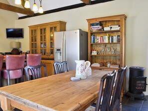Dining - 3 bedroom accommodation in Bransgore, near Christchurch (Bransgore, near Christchurch)