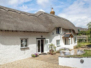 Exterior - 3 bedroom accommodation in Bransgore, near Christchurch (Bransgore, near Christchurch)