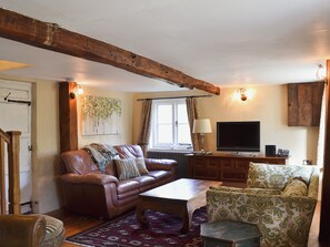 TV - 3 bedroom accommodation in Bransgore, near Christchurch (Bransgore, near Christchurch)