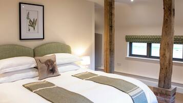 4 bedrooms, free WiFi, bed sheets, wheelchair access