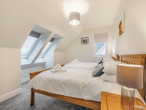 3 bedrooms, free WiFi, bed sheets - 3 bedroom accommodation in Gartmore, near Stirling (Gartmore, near Stirling)