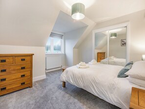 3 bedrooms, free WiFi, bed sheets