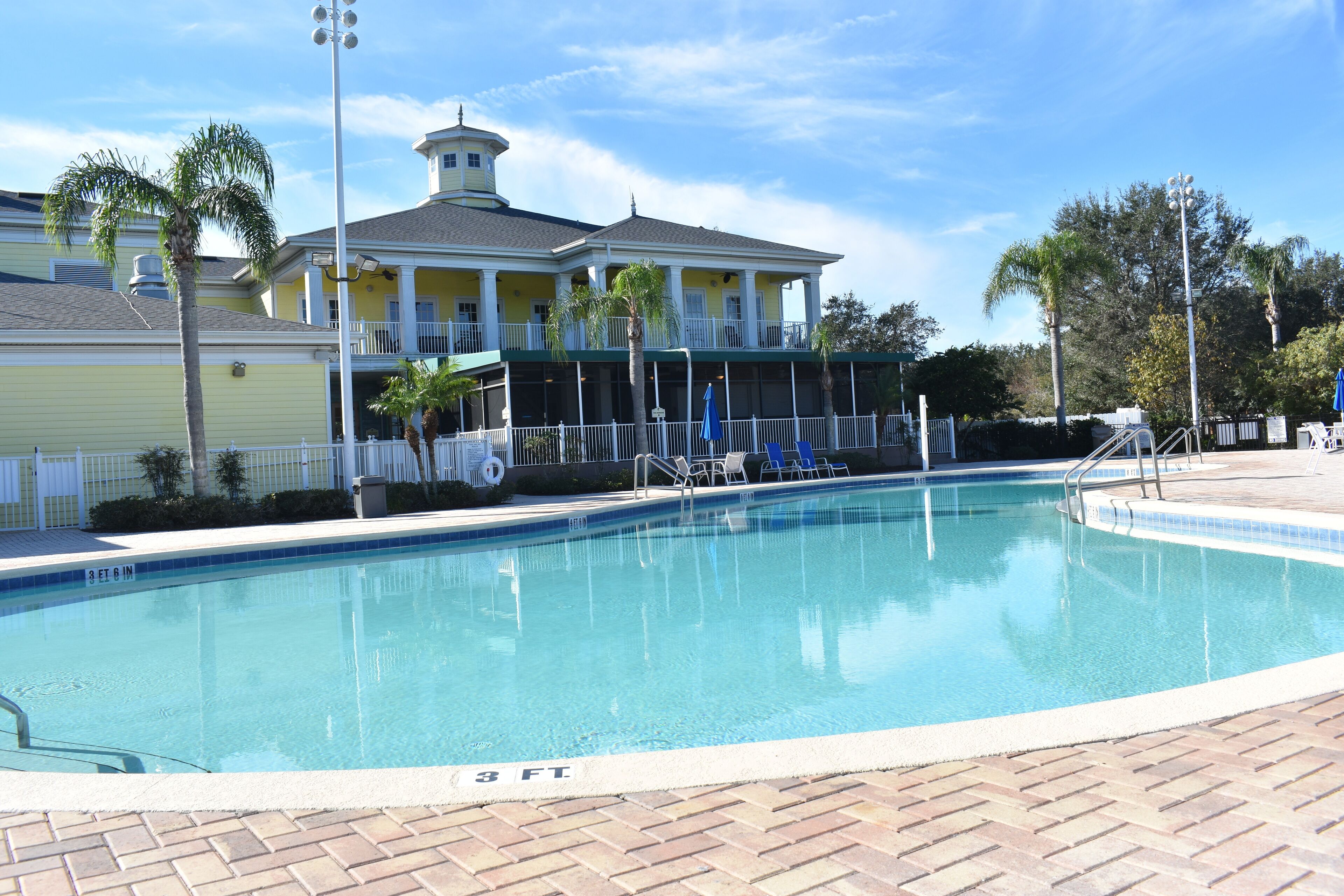 Disney/ Universal Area - Bahama Bay Vacation Resort- 4 pools, restaurant on site