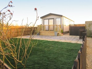 Terrace/patio - 2 bedroom accommodation in Tydd St Giles (Tydd St Giles)