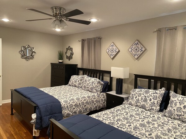 3 bedrooms, desk, iron/ironing board, free WiFi