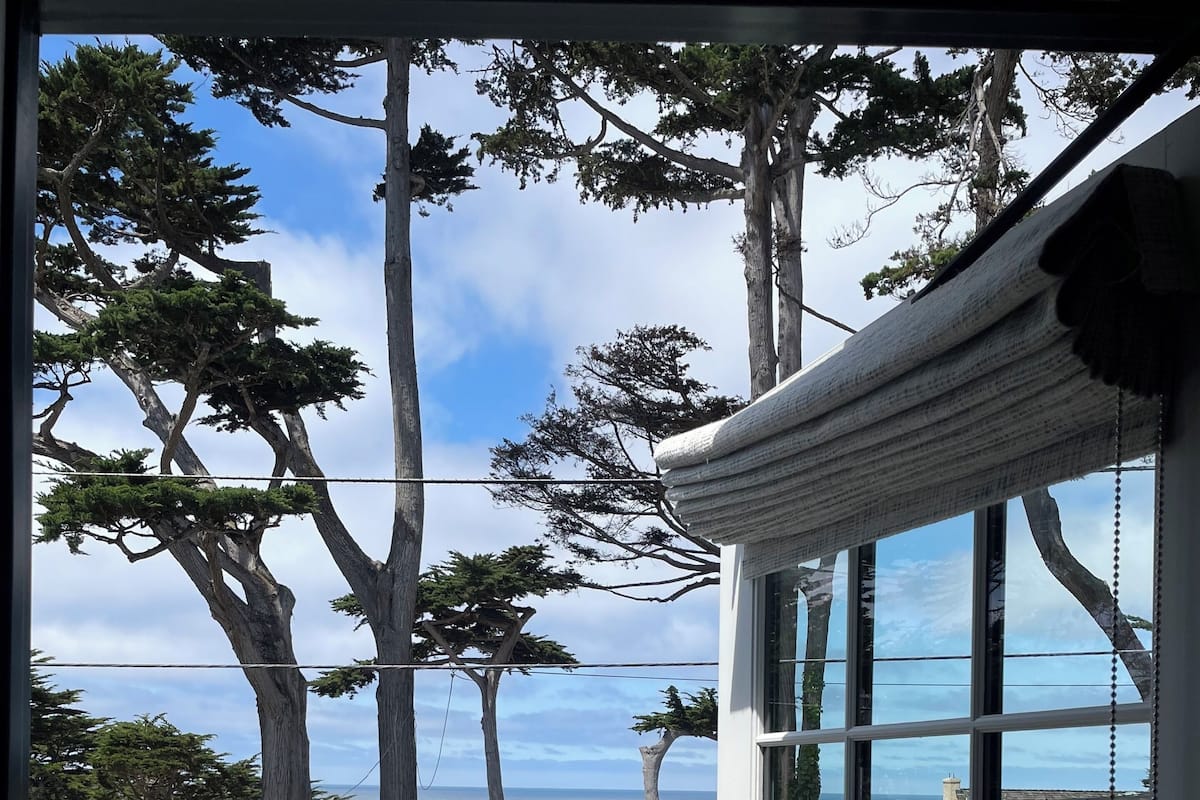 Singola Standard, 1 letto king, balcone, vista oceano | Una cassaforte in camera, con stile personalizzato