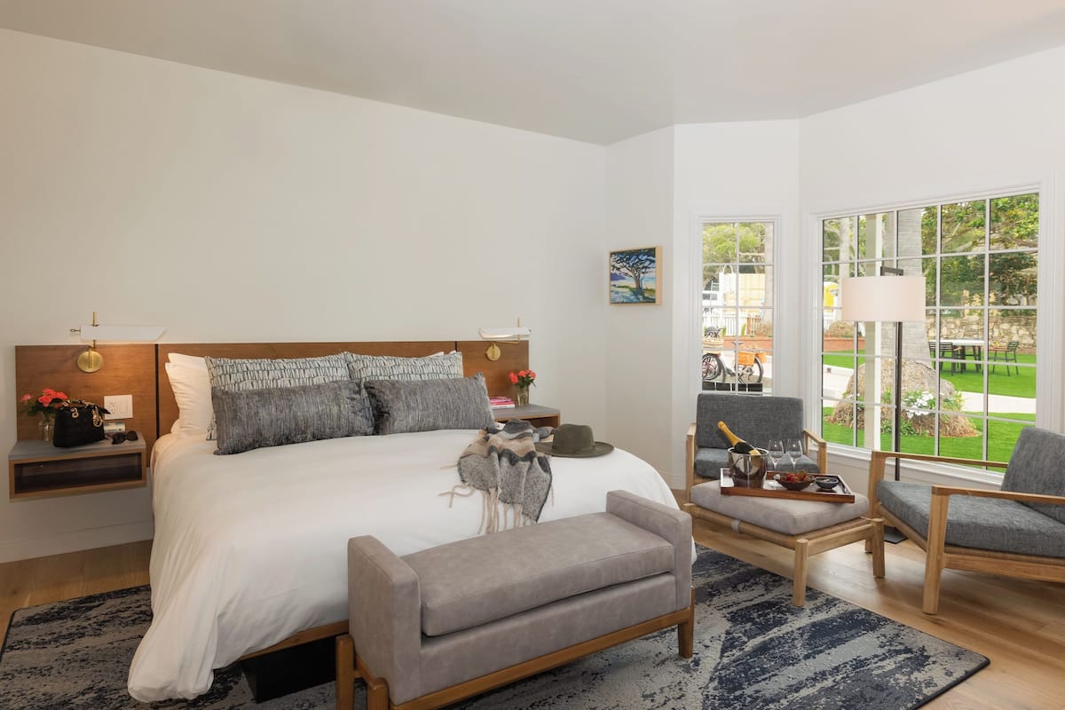 Singola Standard, 1 letto king, vista giardino | Una cassaforte in camera, con stile personalizzato