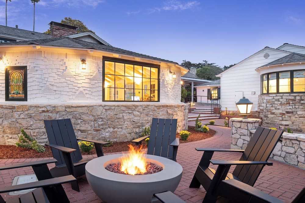 Carmel Beach Hotel