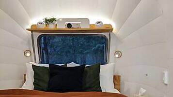In-room safe, iron/ironing board, WiFi, bed sheets