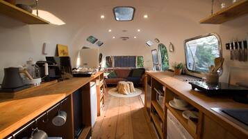 Fridge, microwave, dishwasher, coffee/tea maker