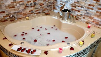 Artículos de tocador gratuitos, toallas, jabón, papel higiénico