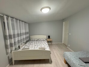 1 chambre, fer et planche à repasser, Wi-Fi gratuit