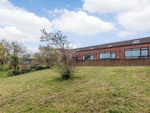 Exterior - 2 bedroom accommodation in Ashby cum Fenby (Ashby cum Fenby)