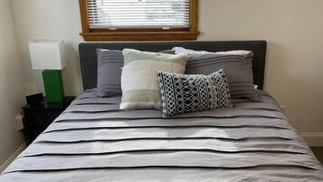 2 bedrooms, iron/ironing board, WiFi, bed sheets