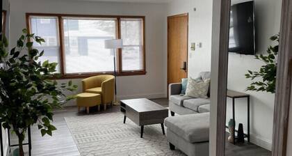 Bright & Cozy APT-Self Check-In