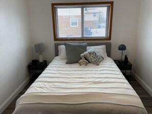 2 soverom, strykejern/-brett, wi-fi og sengetøy