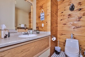 Shower, jetted bath, shampoo - Johnson Lake Compound -  (2 Individual Homes) (Woodruff)