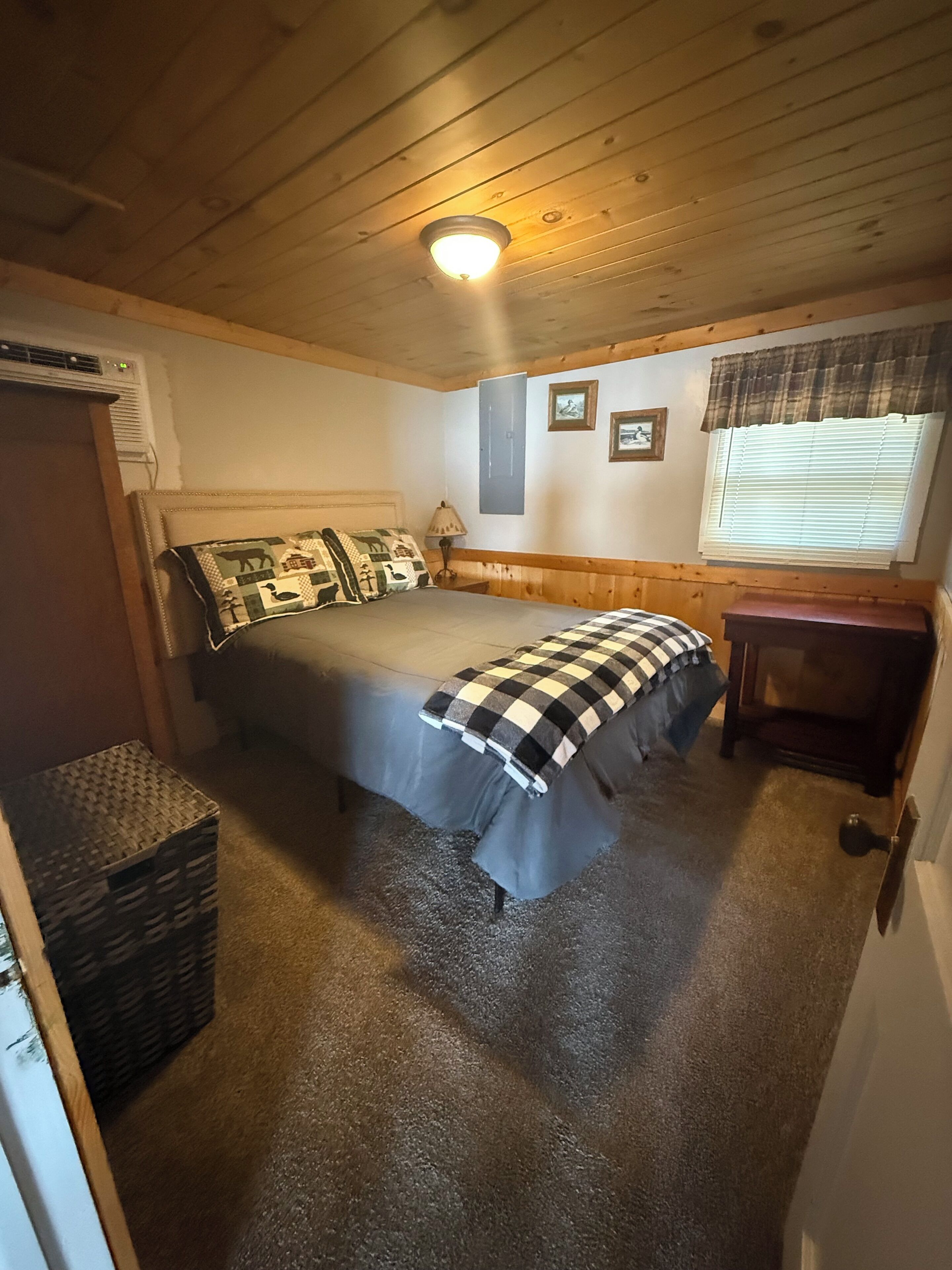 1 bedroom, iron/ironing board, WiFi (free), bed sheets