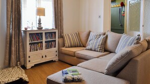 Living area - 2 bedroom accommodation in Instow, near Bideford (Instow, near Bideford)