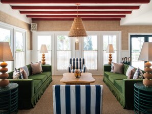 Área de estar no saguão