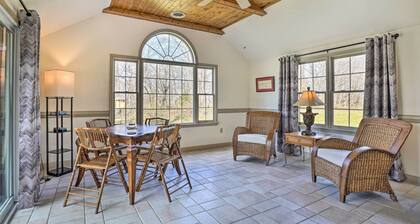 'Chateau Ridge' Peaceful Retreat w/ Fire Pit!