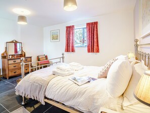 4 bedrooms, free WiFi, bed sheets - Y Glowty Newydd - UK31701 (Llandissilio, near Narberth)