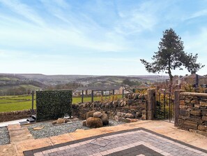 Property grounds - 19 Sykes Head Cottage - UK42149 (Oakworth)