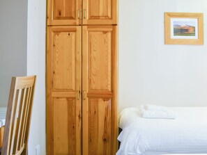 2 habitaciones, wifi gratis y ropa de cama 