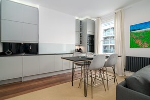 Dining - GuestReady - Modern 1BR in Islington (London)
