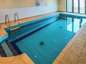 Indendørs pool