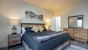 4 Schlafzimmer, Bügeleisen/Bügelbrett