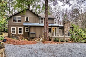 View of house from Driveway