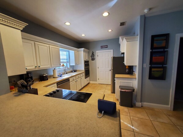 Microonde, forno, piano cottura