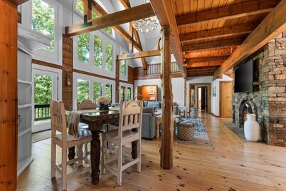 Private Retreat with Majestic Views - Just 15 Minutes from Branson