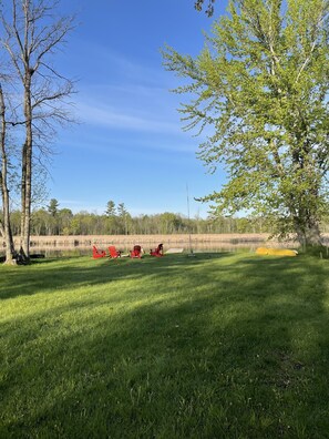 Property grounds - Santa's Waterfront Cottage Retreat - Cozy and Quiet (Harcourt)