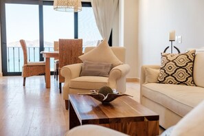 Televisión y chimenea