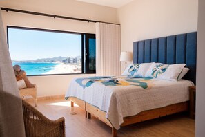 2 habitaciones, escritorio y tabla de planchar con plancha 