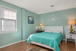 3 slaapkamers, een strijkplank/strijkijzer, gratis wifi, beddengoed