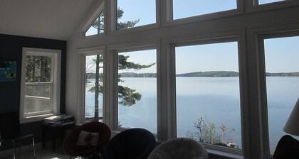 Lakefront beautiful property in a very private area. An hour drive from Halifax.