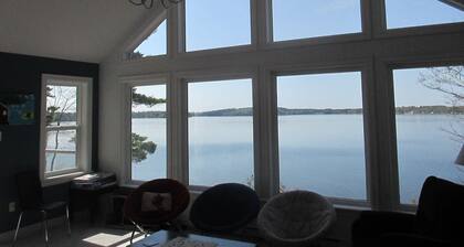 Lakefront beautiful property in a very private area. An hour drive from Halifax.