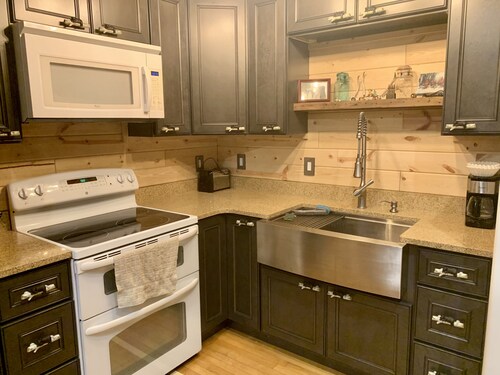 Steve’s Barn Lodge, Detroit River/Lake Erie